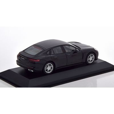 Porsche Panamera - 2017 - Svart - Herpa - 1:43