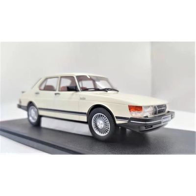 Saab 900 Turbo - 1983 - Vit - Cult Scale Models - 1:18