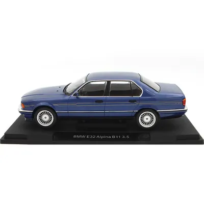 BMW E32 Alpina B11 3.5 - Mörkblå - 1992 - MCG - 1:18