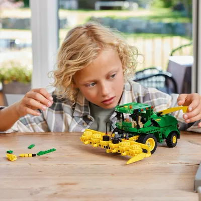 John Deere 9700 Forage Harvester - Technic - 42168 - LEGO