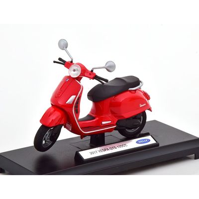 2017 Vespa GTS 125 cc - Röd - Welly - 1:18