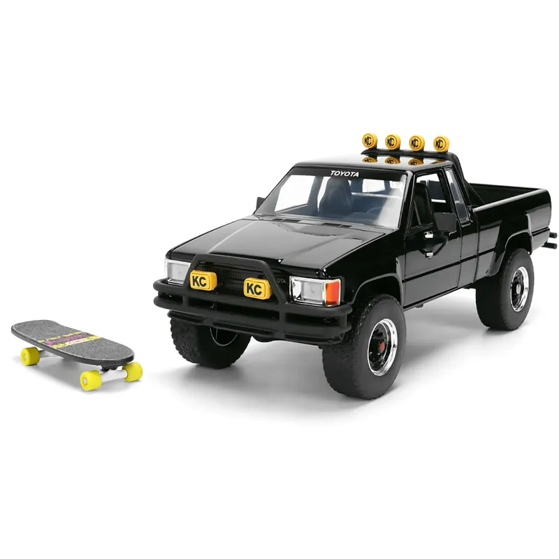 Marty's Skateboard & 1985 Toyota SR5 Pickup - Back to the Future - Jada Toys - 1:24