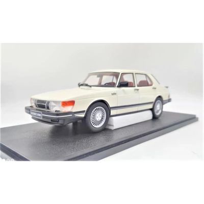 Saab 900 Turbo - 1983 - Vit - Cult Scale Models - 1:18