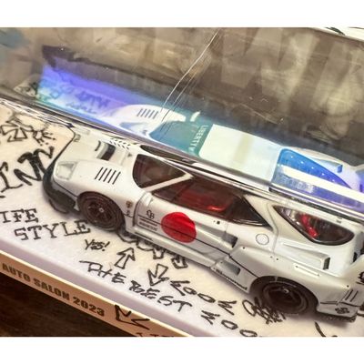 SKADAD BOX - LBWK (F40) Tokyo Auto Salon 2023 - Ferrari - Vit - Inno64