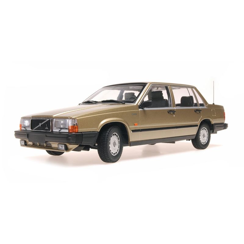 Volvo 740 GL - Guld - Minichamps - 1:18