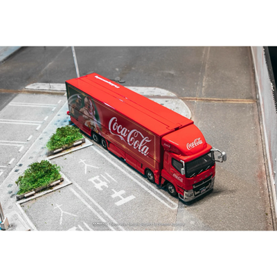 Mitsubishi Fuso Super Great Coca-Cola Santa Truck - Röd - Tarmac Works - 1:64
