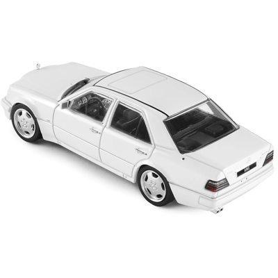 Mercedes-Benz E60 AMG (W124) - 1994 - Vit - Solido - 1:43