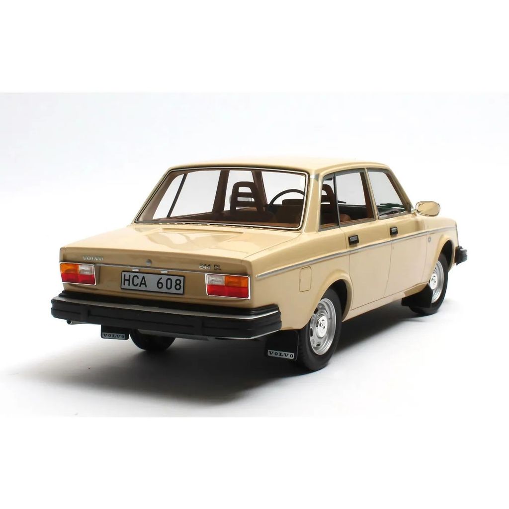Volvo 244 DL - 1975 - Beige - Cult Scale Models - 1:18