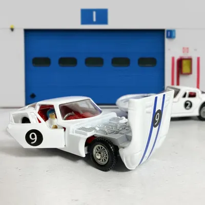 Marcos 1800 G.T. With Volvo Engine - 324 - Corgi Toys - 1:44