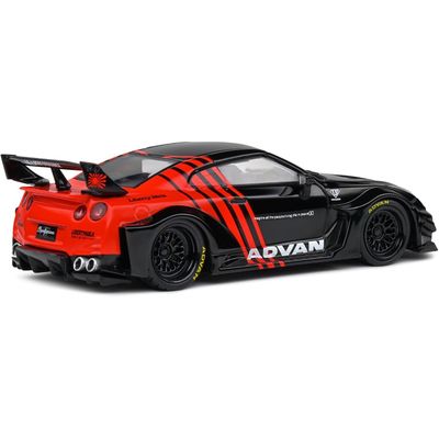 Nissan GT-R (R35) w/LibertyWalk Body Kit - Solido - 1:43