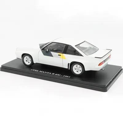 Opel Manta B 400 - 1983 - SKADAD VITRIN - 1:24