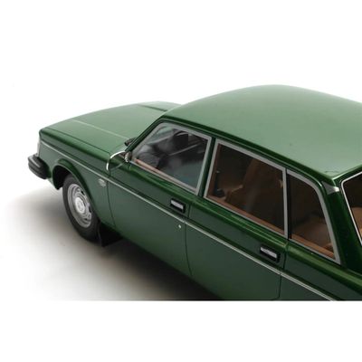 Volvo 244 DL - 1975 - Grön - Cult Scale Models - 1:18