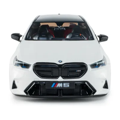 BMW M5 Touring (G99) - 2025 - Vit - Solido - 1:18