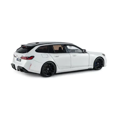 BMW M5 Touring (G99) - 2025 - Vit - Solido - 1:18
