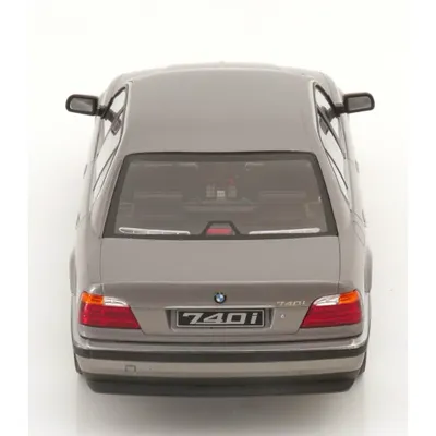 BMW 740i E38 - Gråmetallic - KK-Scale - 1:18