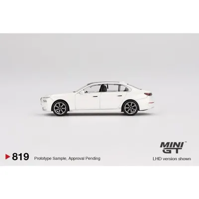 BMW i7 xDrive60 - Vit - 819 - Mini GT - 1:64