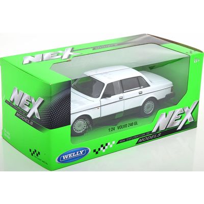 Volvo 240 GL - Vit - Modellbil från Welly - 1:24