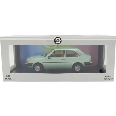 Volvo 343 GLS - Ljusgrön - 1982 - Triple9 Collection - 1:18