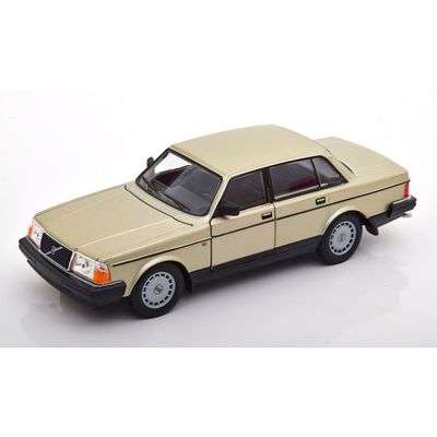 Volvo 240 GL guld - Modellbil från Welly 1:24