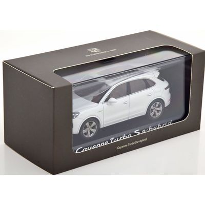 Porsche Cayenne Turbo S e-hybrid 2019 Vit - Minichamps 1:43