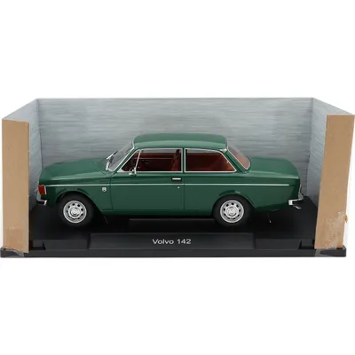 Volvo 142 - Mörkgrön - 1973 - MCG - 1:18