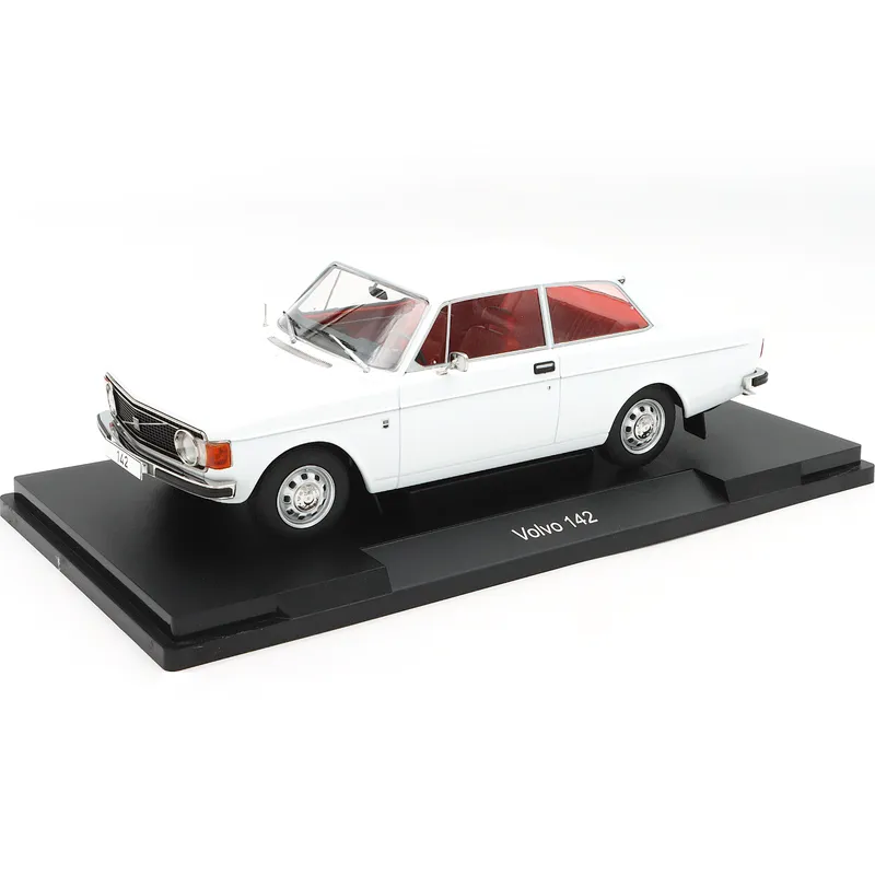 Volvo 142 - Vit - 1973 - MCG - 1:18