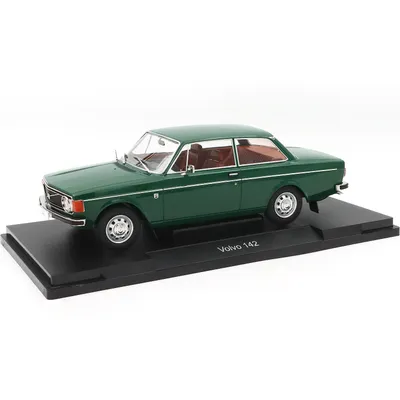 Volvo 142 - Mörkgrön - 1973 - MCG - 1:18