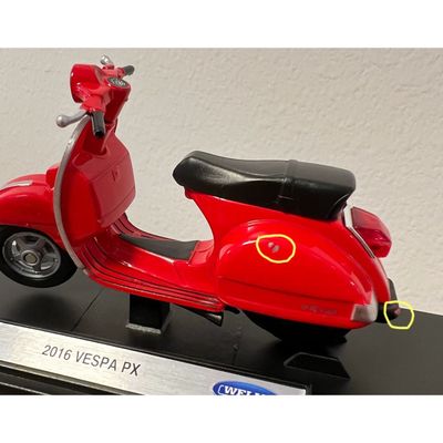 FÄRGSKADA - 2016 Vespa PX - Röd - Welly - 1:18