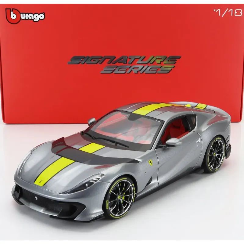 Ferrari 812 Competizione - 2021 - Grå - Bburago - 1:18
