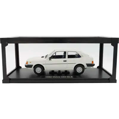 Volvo 343 GLS - Vit - 1982 - Triple9 Collection - 1:18