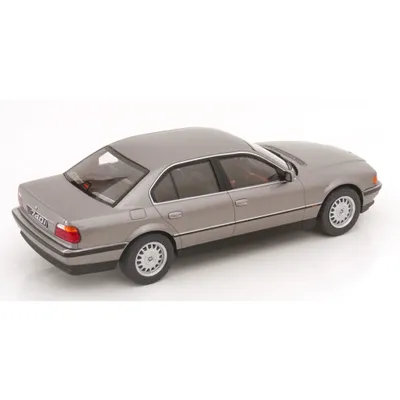 BMW 740i E38 - Gråmetallic - KK-Scale - 1:18