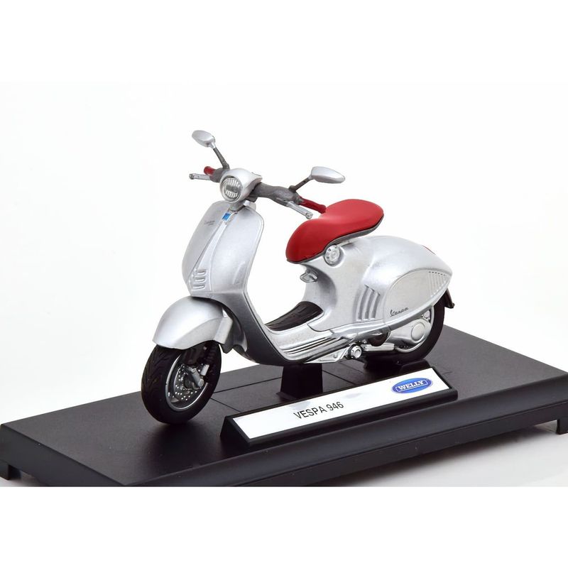 Vespa 946 - 2014 - Silver - Welly - 1:18