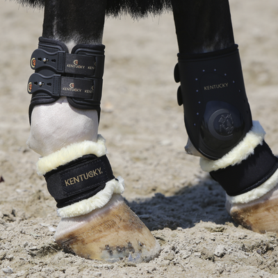 Kentucky Horsewear Pastern Wrap karledsskydd fårskinn