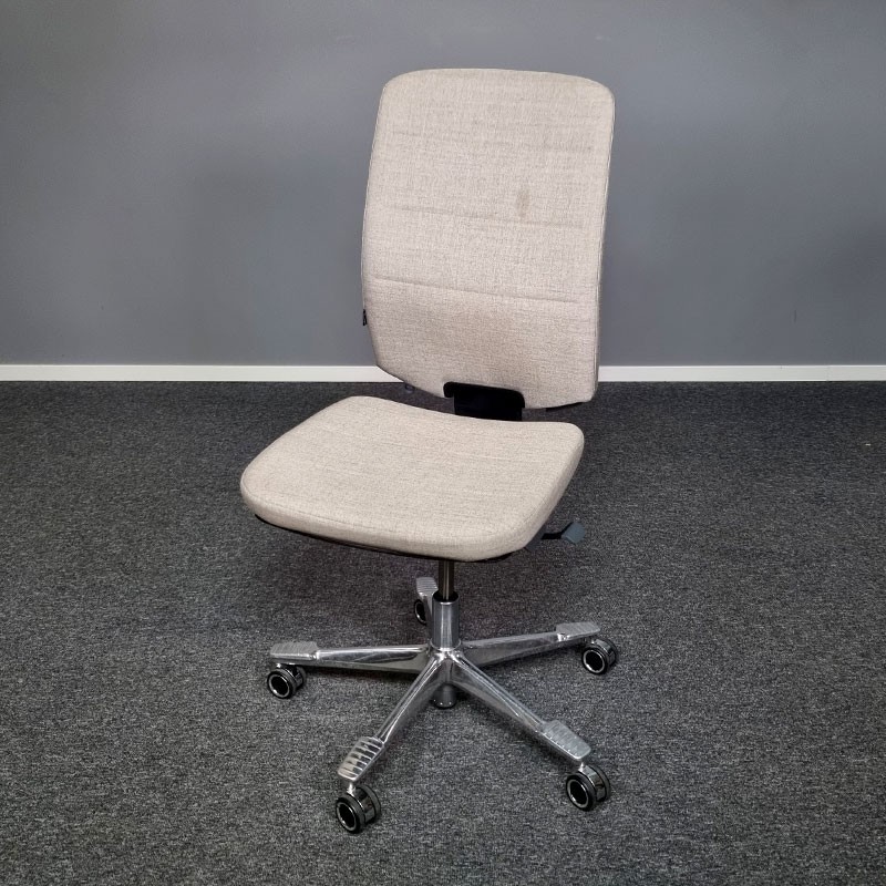Begagnad kontorsstol Kinnarps Capella beige | BBS Möbler