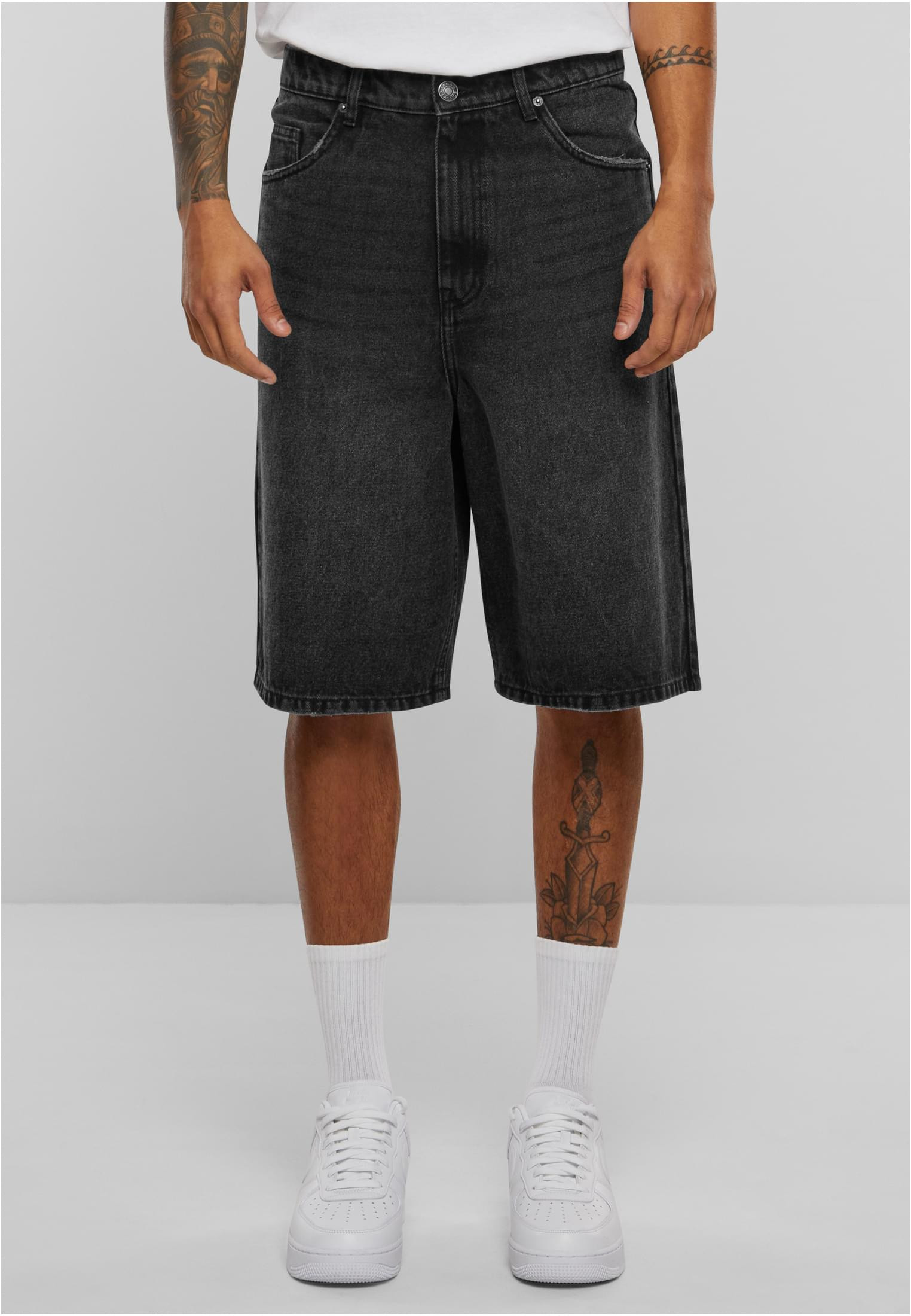 90-tals jeansshorts med oversize passform (30 black washed)