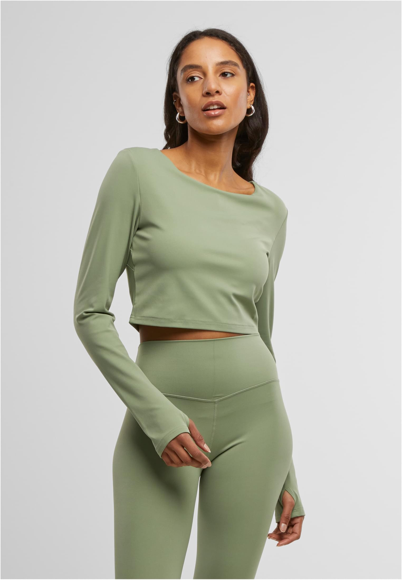 Kort långärmad sporttopp med uttagbara inlägg (L matcha green)