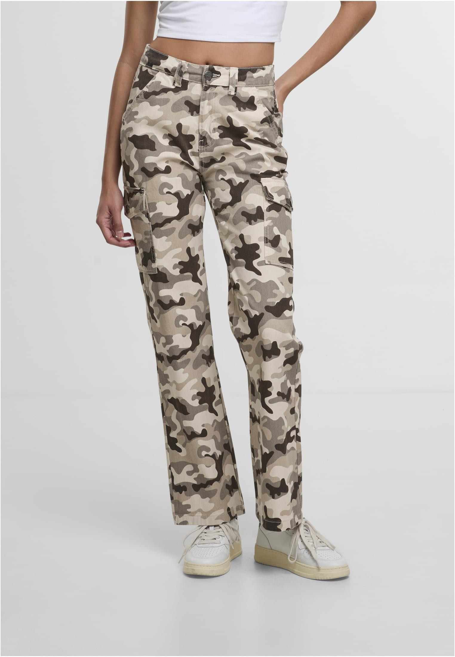 Byxor med kamouflage mönster – beige camo (L beige camo)