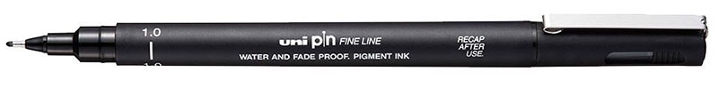 En svart fineliner av märket Uni-Pin