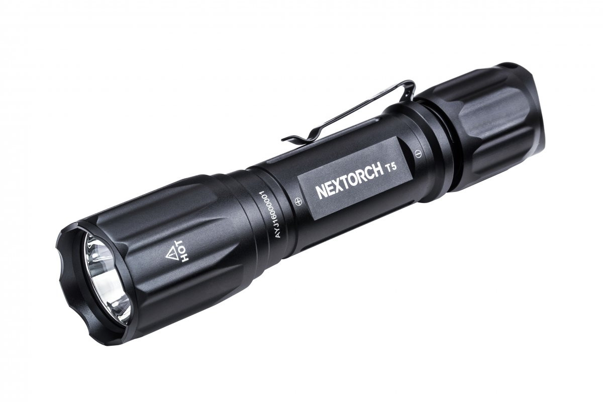 Nextorch komplett eftersökspaket T5 med vit LED 760lm. Inkl. 2x123A batteri, tryckströmbrytare och fäste för vapenmontering