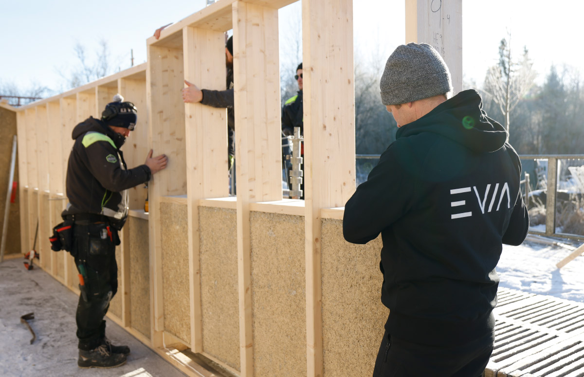 Så bygger du med naturliga material