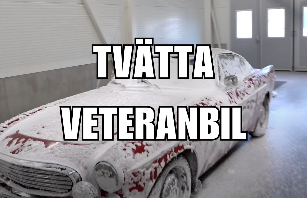 röd volvo p1800 med foamlance skum på