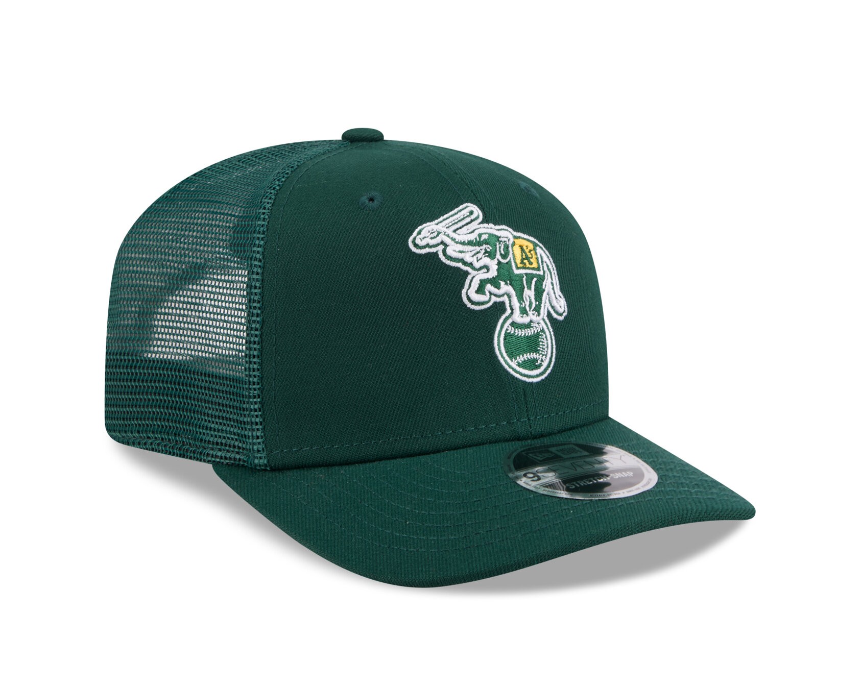 Grön New Era 9SEVENTY Athletics Retro truckerkeps med elefantbrodyr och mesh baktill