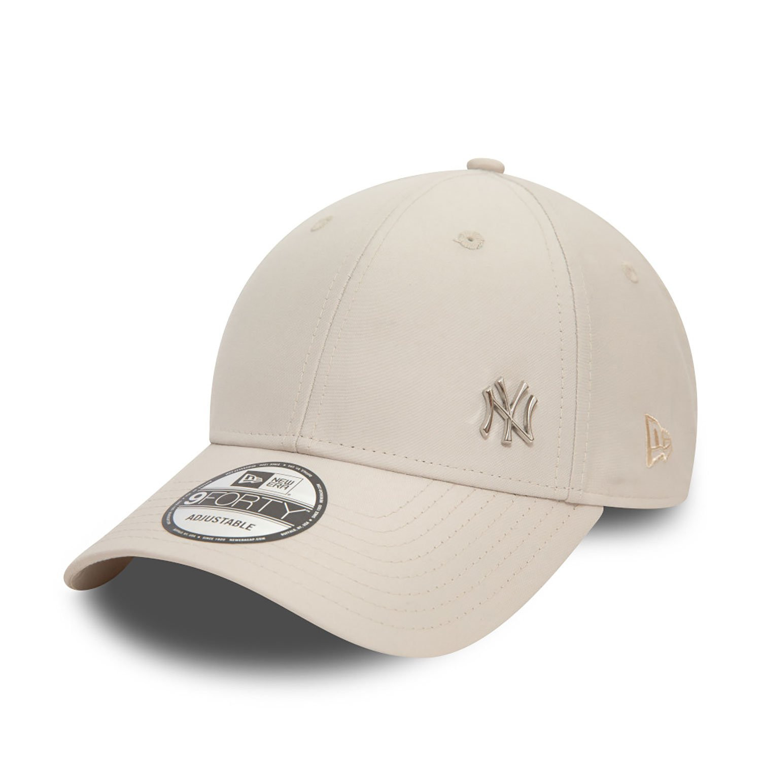 New Era 9FORTY New York Yankees Flawless Metal Light Beige, keps med liten NY-logga i metall