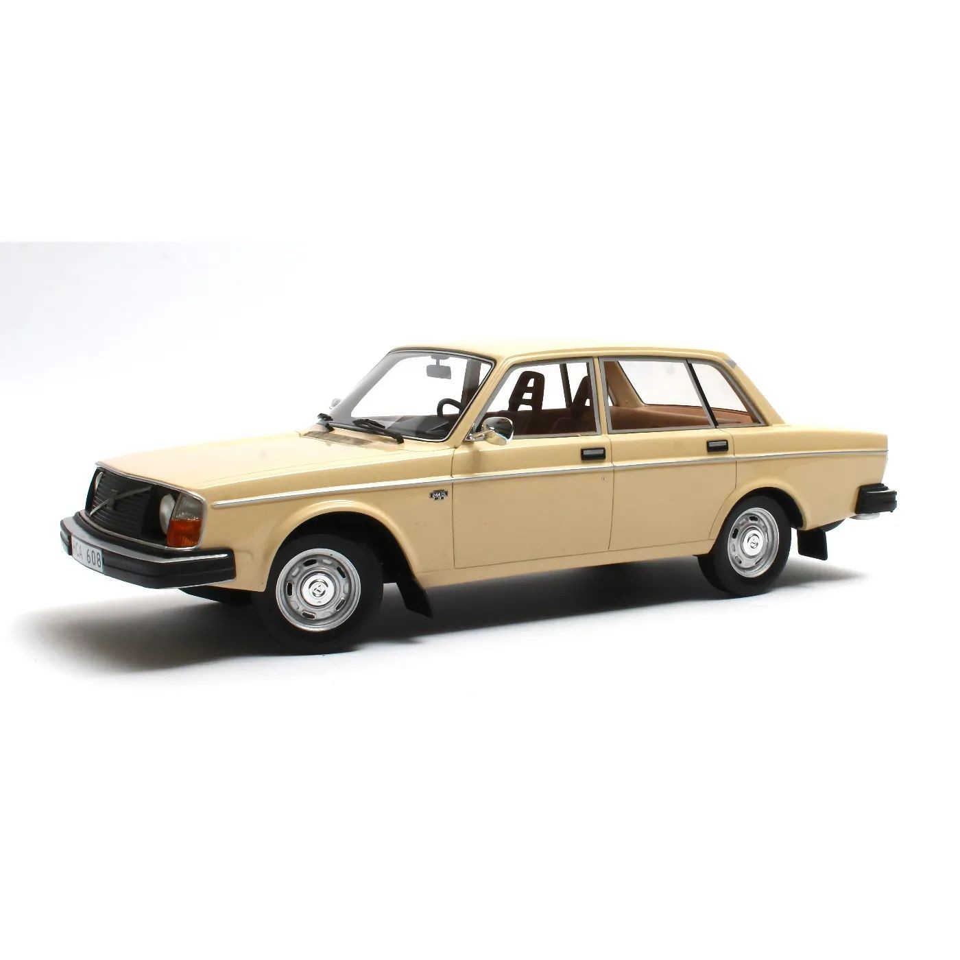 Volvo 244 DL - 1975 - Beige - Cult Scale Models - 1:18
