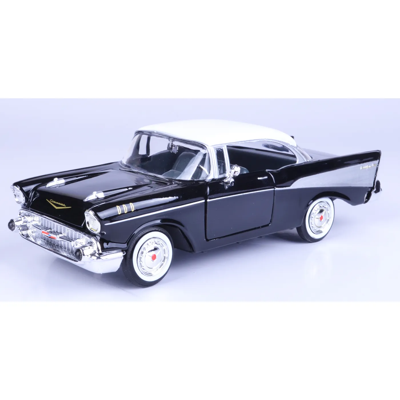 1957 Chevy Bel Air – Svart / Vit – Motormax – 1:24