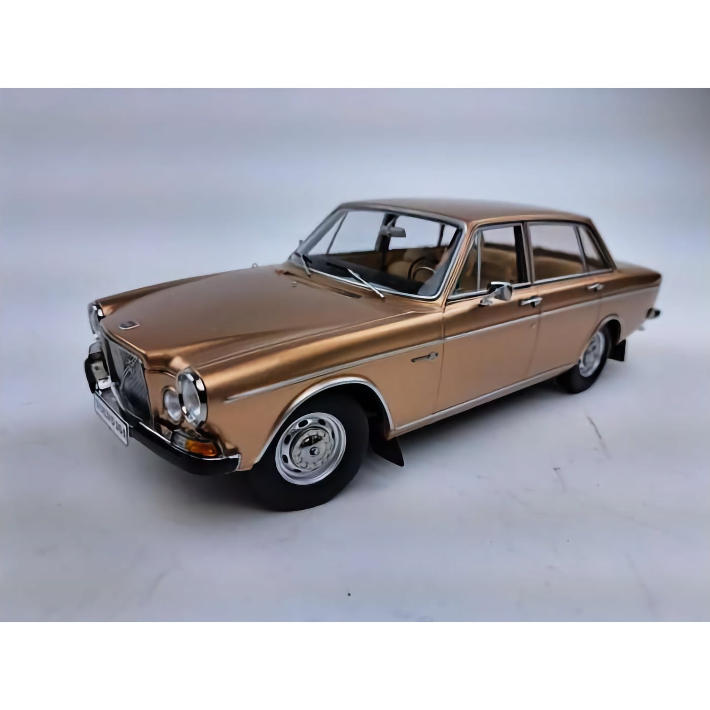 Triple9 Collection 1970 Volvo 164 – Guld – Triple9 – 1:18