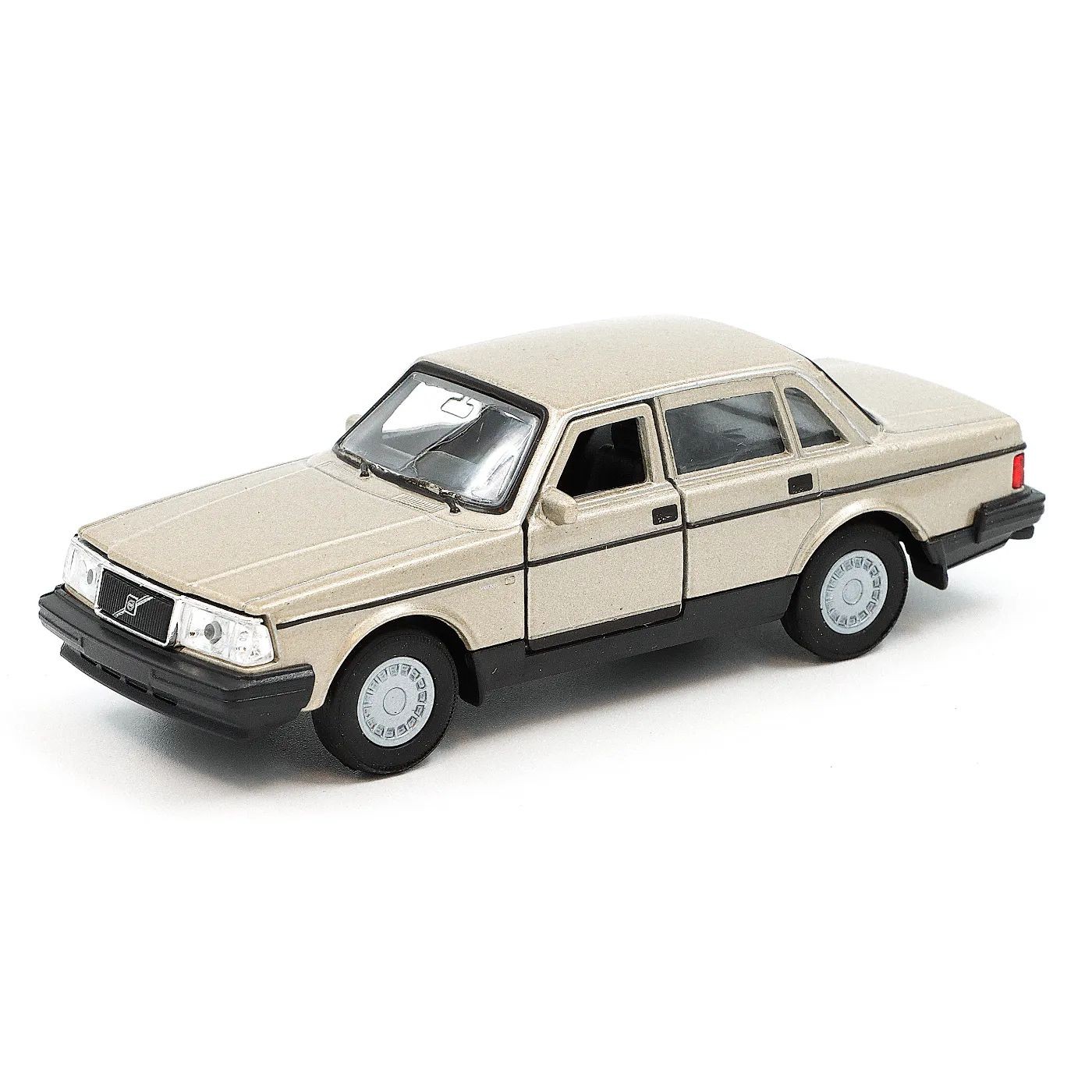 Volvo 240 GL – Guld – Welly – 1:37