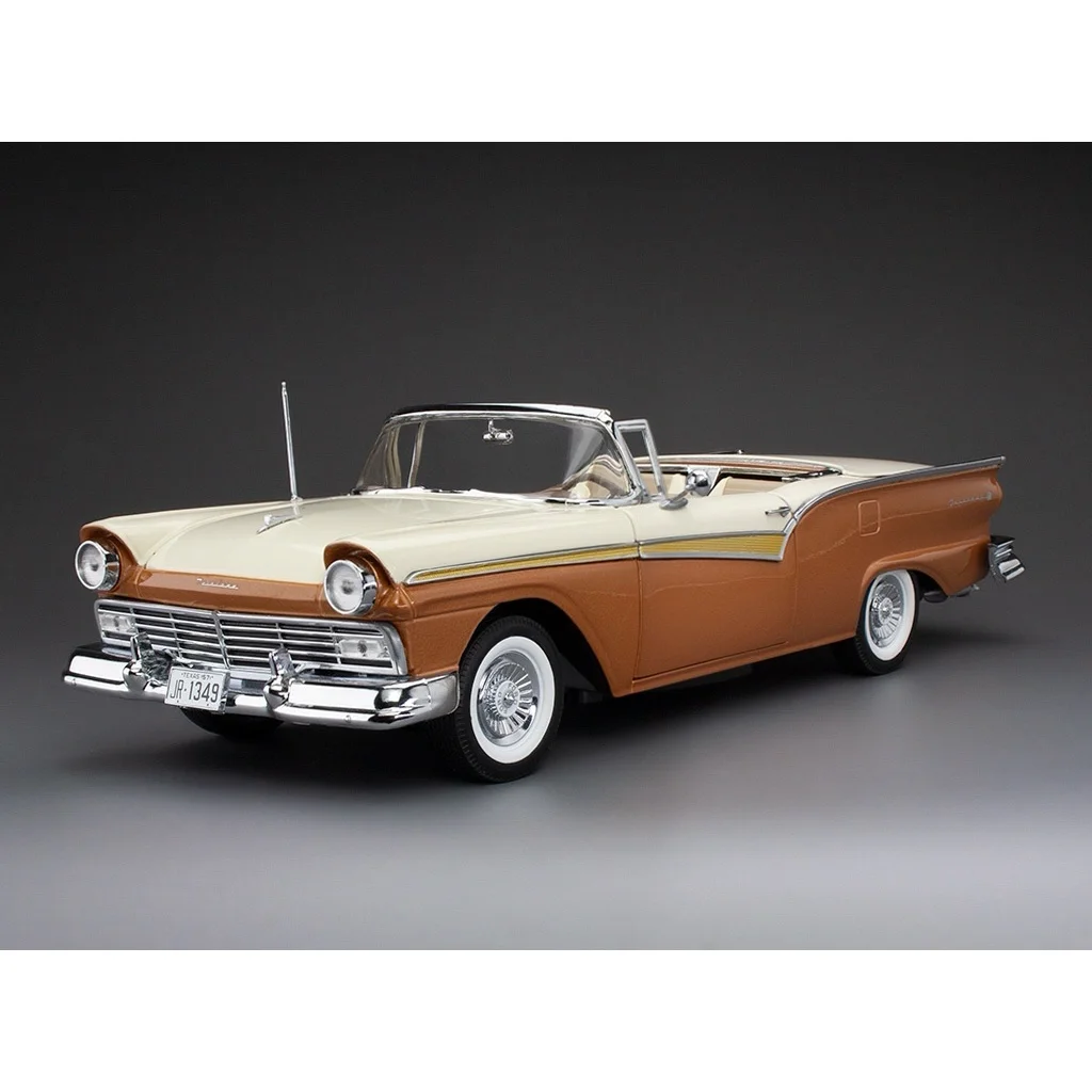 1957 Ford Fairlane 500 Skyliner - Brons / Vit - Sun Star - 1:18