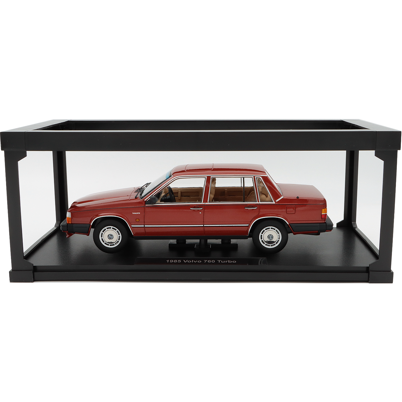 Volvo 760 Turbo - 1985 - Mörkröd - Triple9 Collection - 1:18