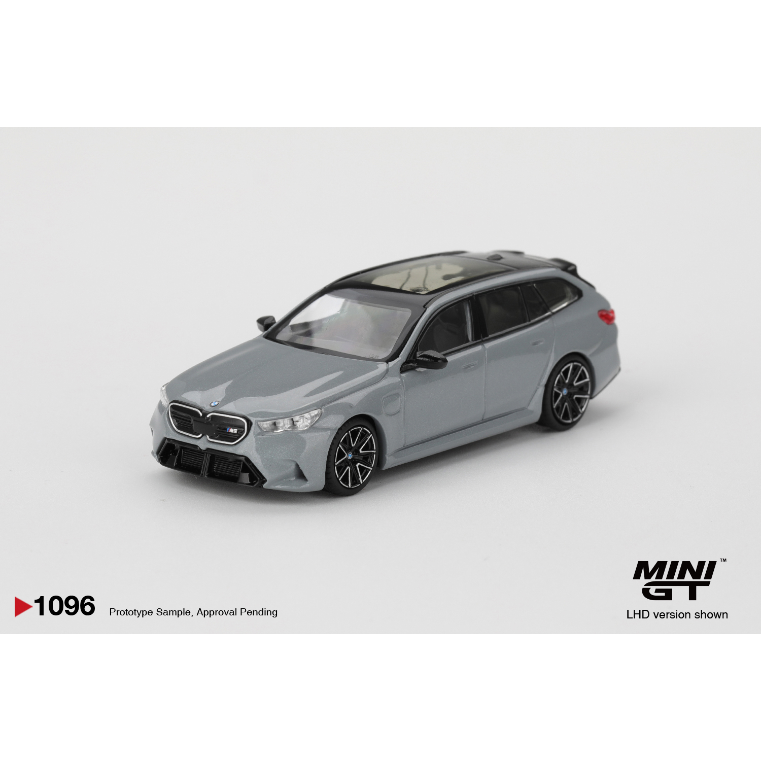BMW M5 Touring Brooklyn Grey Metallic - Grå - 1096 - Mini GT - 1:64